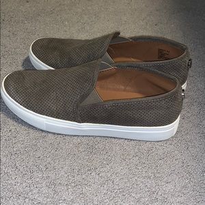 Steve Madden gray slip ons
